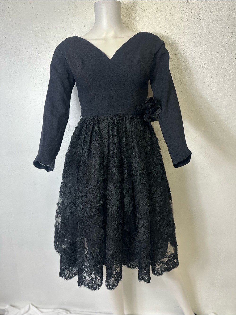 VINTAGE BLACK PROM DRESS BY SEYMOUR RAISIN CHICAGO SIZE SMALL  beautiful